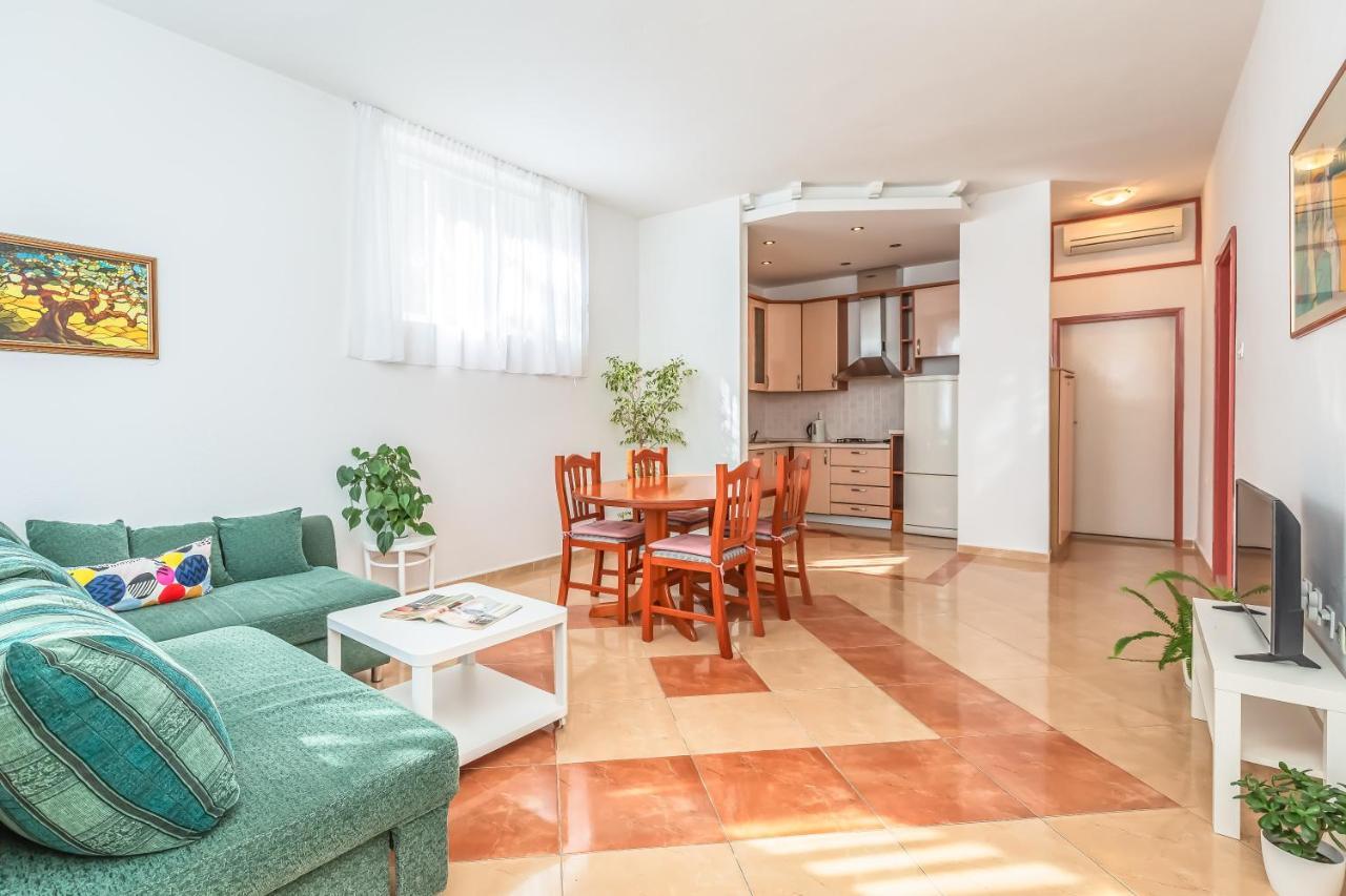 Apartments Daniela Makarska Exterior photo